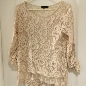 Cream lace 3/4 sleeve top with cami